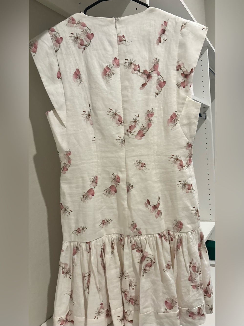 Zimmermann Cream Linen Dress with Soft Pink Floral Print
Zimmerman size 3 - Picture 2 of 3